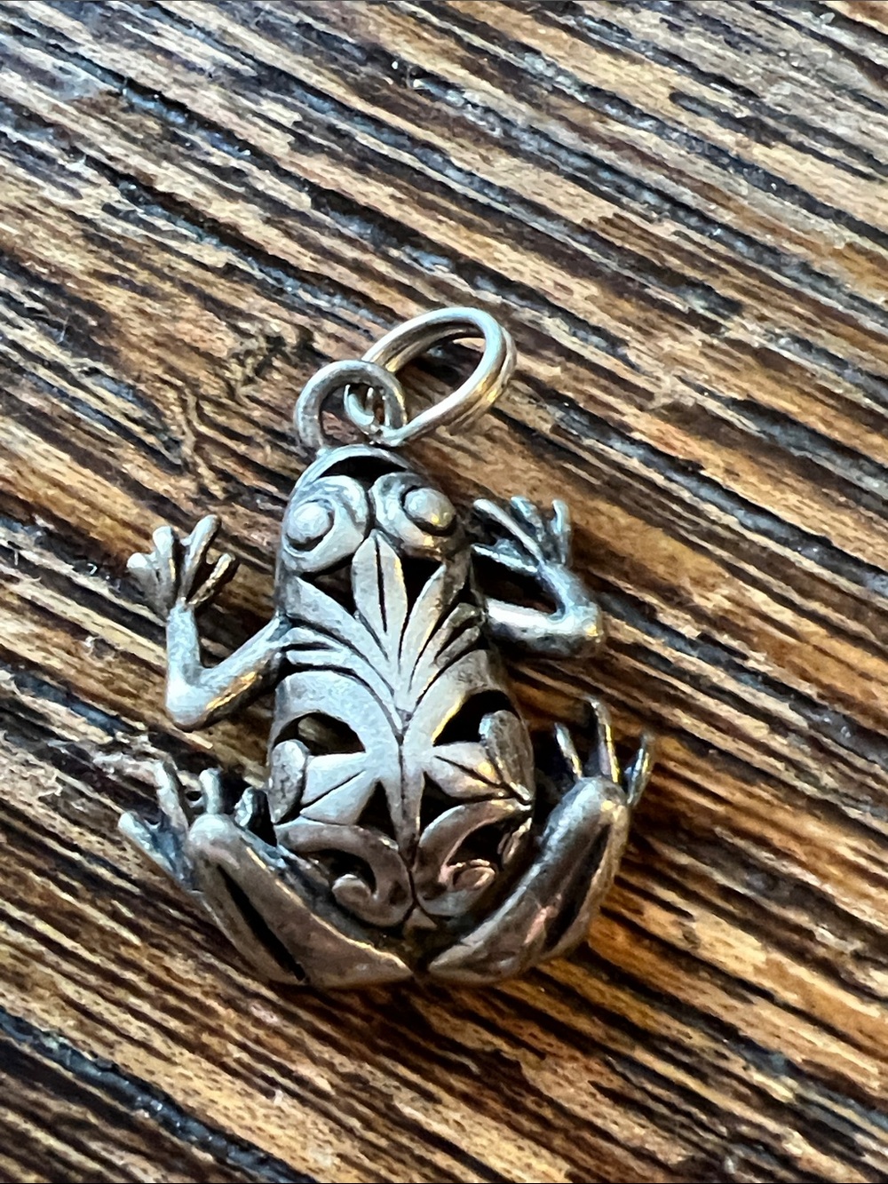 Vintage Stamped Sterling silver frog pendant
